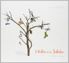 L'arbre de les sabates | 9788494189654 | LANG, EMILIA | Llibreria Sendak