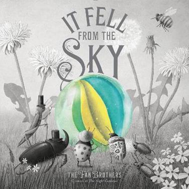 It Fell From The Sky | 9780711270657 | Eric Fan; Terry Fan  | Librería Sendak
