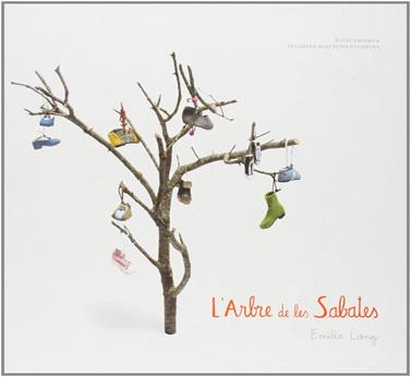 L'arbre de les sabates | 9788494189654 | LANG, EMILIA | Llibreria Sendak